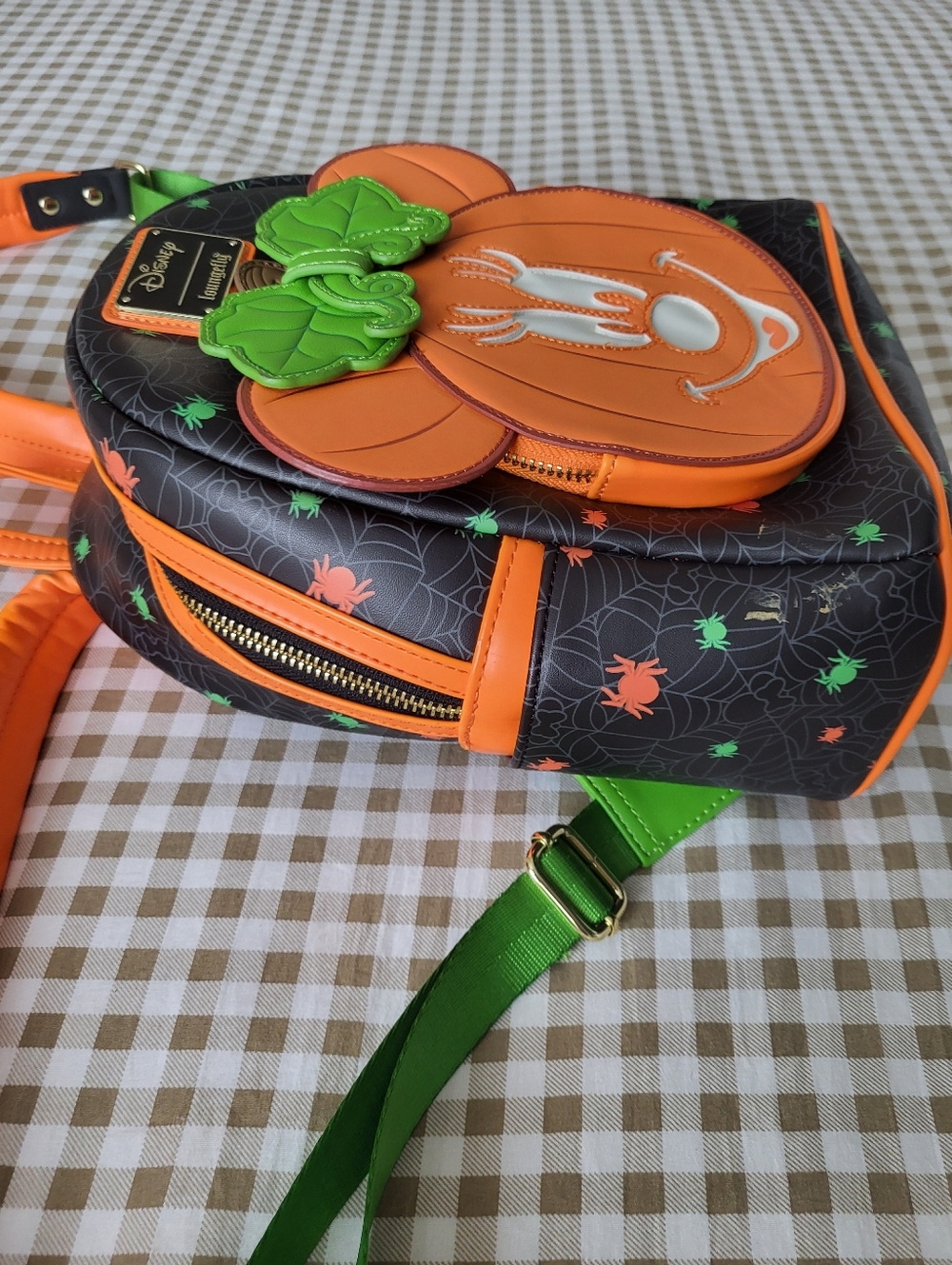 Loungefly Disney Glow in the Dark Pumpkin Minnie Mouse Women's Backpack - Picture 6 of 11